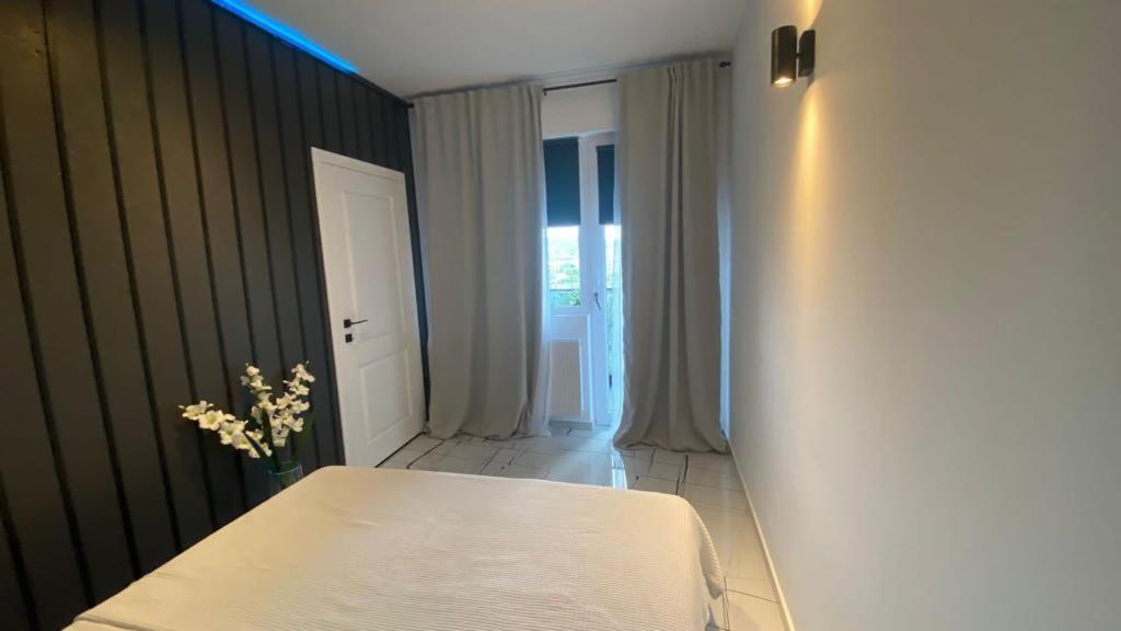 Q Luxury Apartment - Palas Center Яссы Экстерьер фото